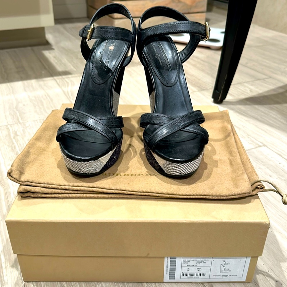 Burberry Whalen wedge size 38